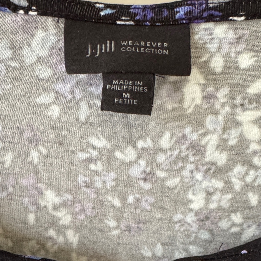 J. Jill Black Floral Long-Sleeve Keyhole Crewneck Blouse. - Picture 2 of 10